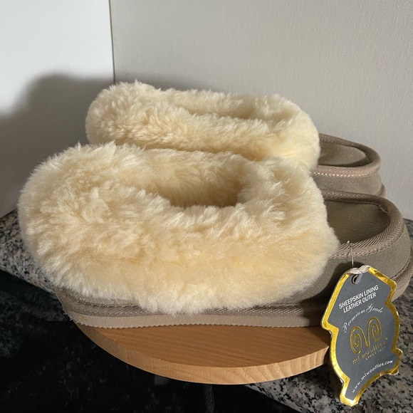Men’s Sheepskin Leather Slippers 7 — NWT - Picture 3 of 13